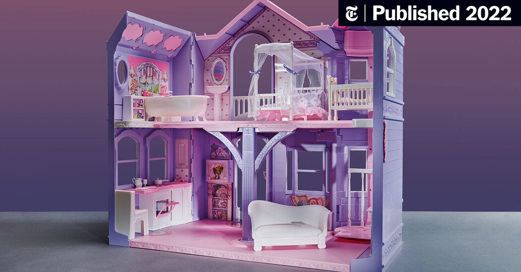 Modular Barbie dollhouse showcasing customizable room arrangements & future trends.