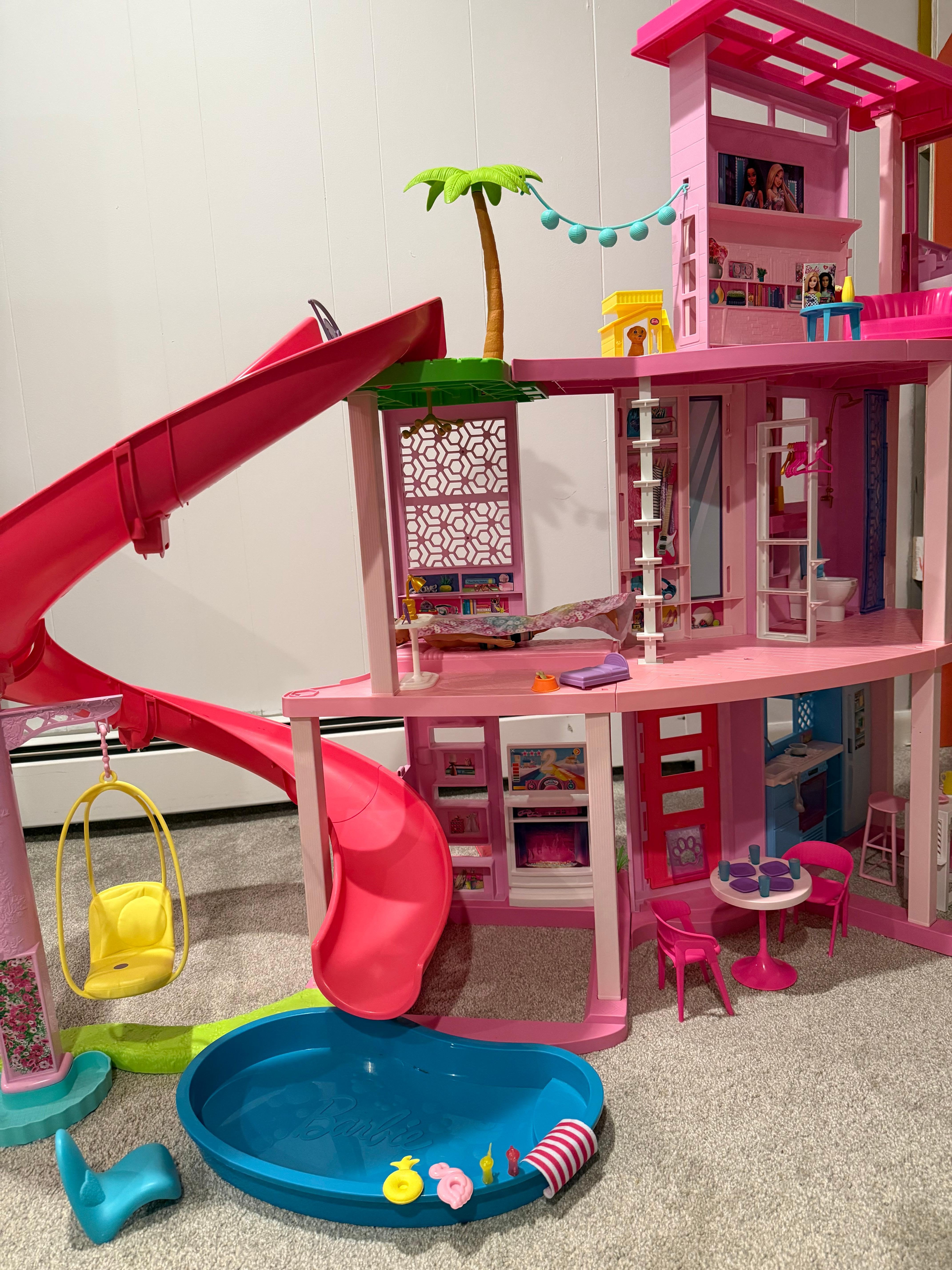 Barbie Dreamhouse Pool Party Doll House